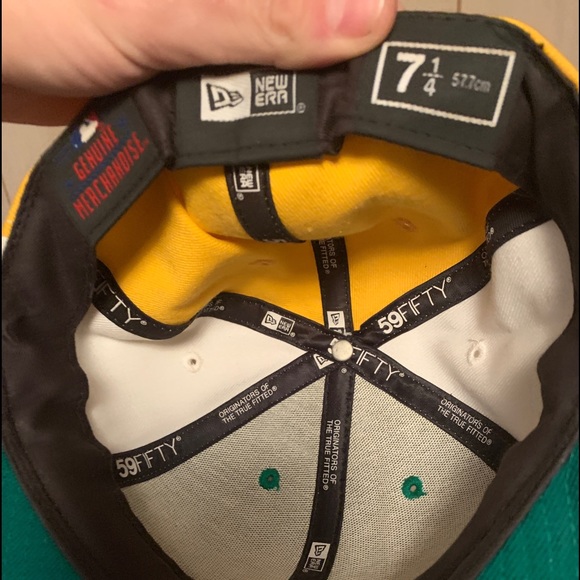 Limited Edition green and yellow fitted Atlanta Braves Hat - Picture 3 of 3